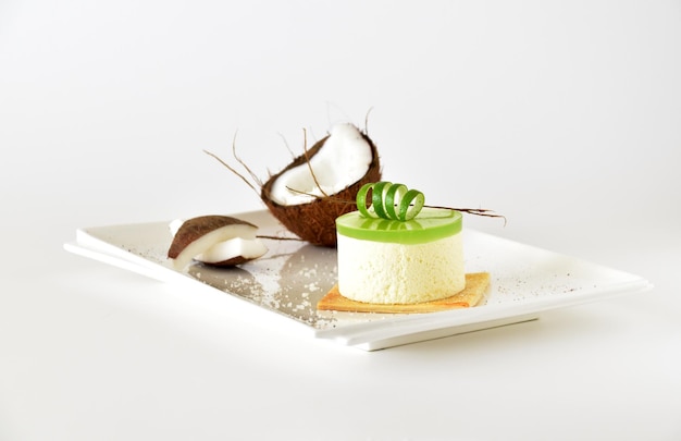 Deser na talerzu, stylizowany